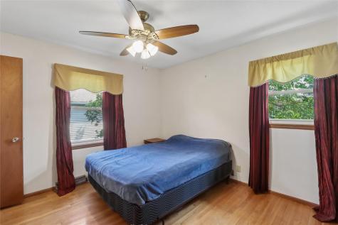 5008 Montclair Drive NW Cedar Rapids IA 52405