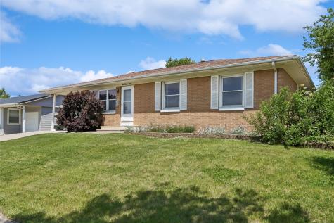 5008 Montclair Drive NW Cedar Rapids IA 52405
