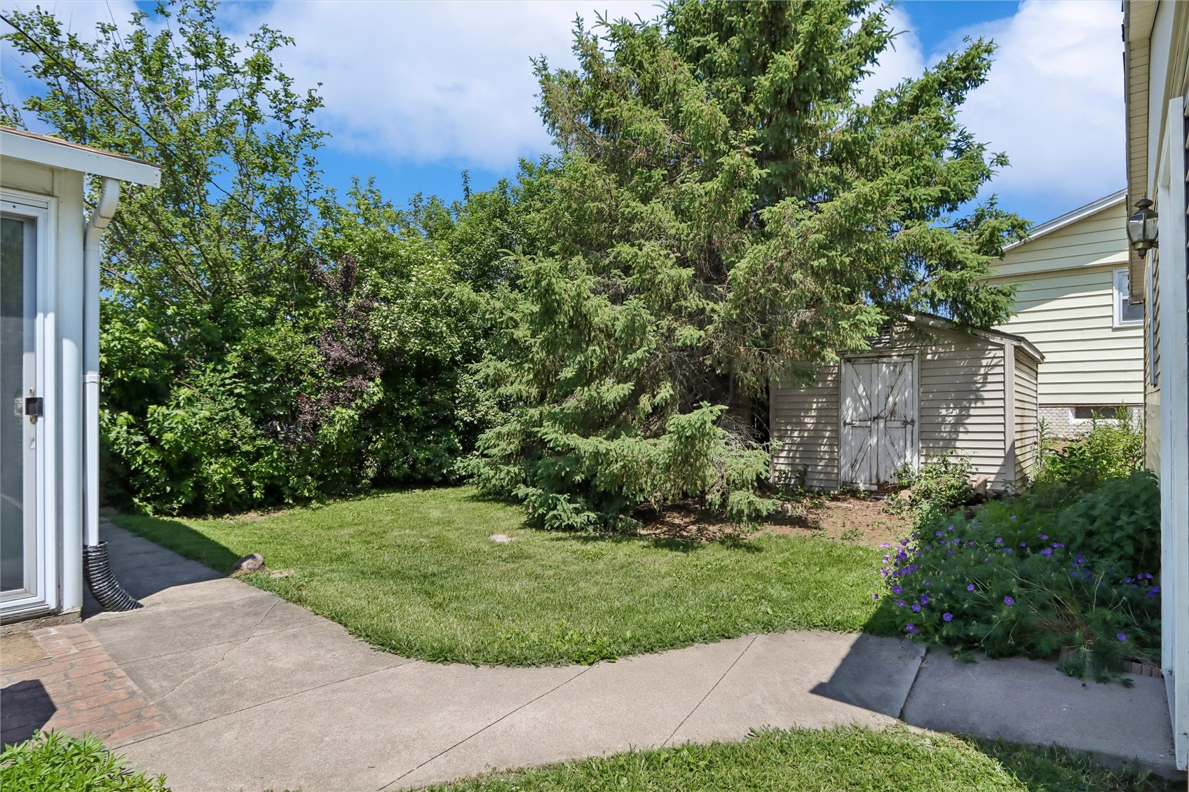 5008 Montclair Drive NW Cedar Rapids IA 52405