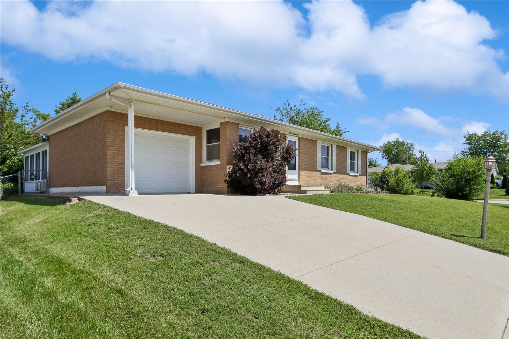 5008 Montclair Drive NW Cedar Rapids IA 52405