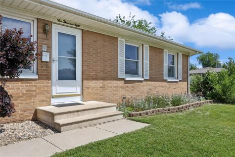 5008 Montclair Drive NW Cedar Rapids IA 52405