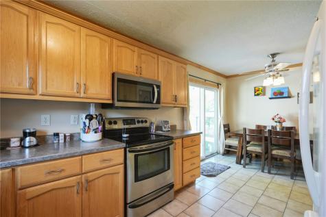 4225 Pineview Drive NE Cedar Rapids IA 52402