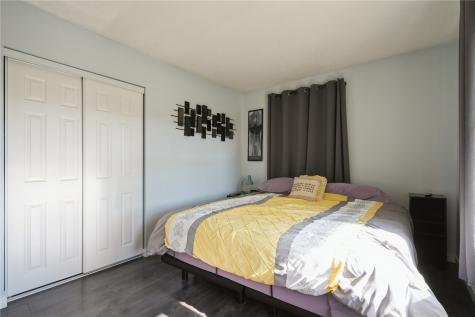4225 Pineview Drive NE Cedar Rapids IA 52402
