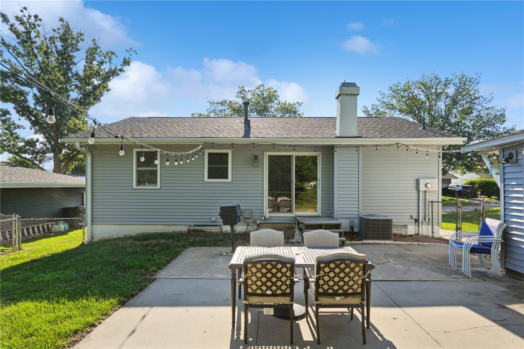 4225 Pineview Drive NE Cedar Rapids IA 52402