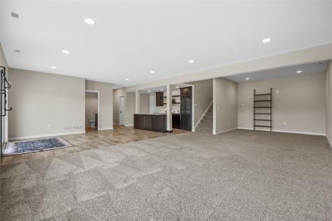 1497 Glen Rock Circle Marion IA 52302
