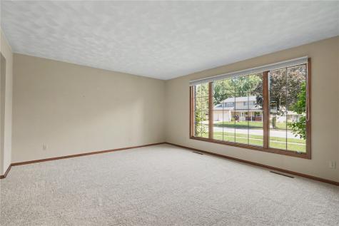 2851 27th Avenue Marion IA 52302