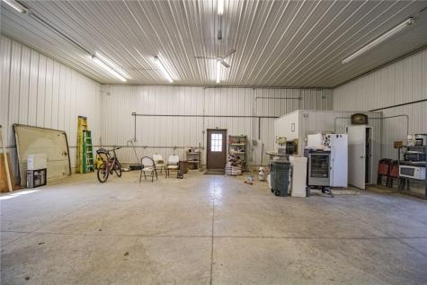 8897 20th Avenue Monmouth IA 52309