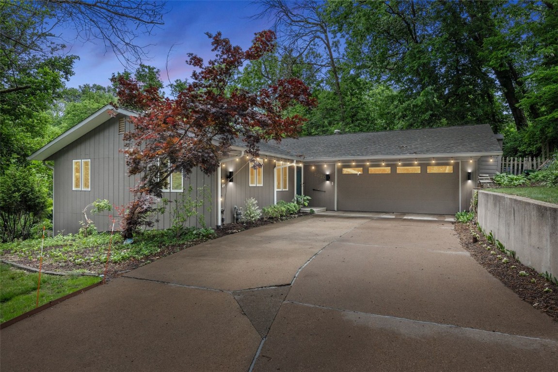 2020 Cottage Glen Road SE Cedar Rapids IA 52403