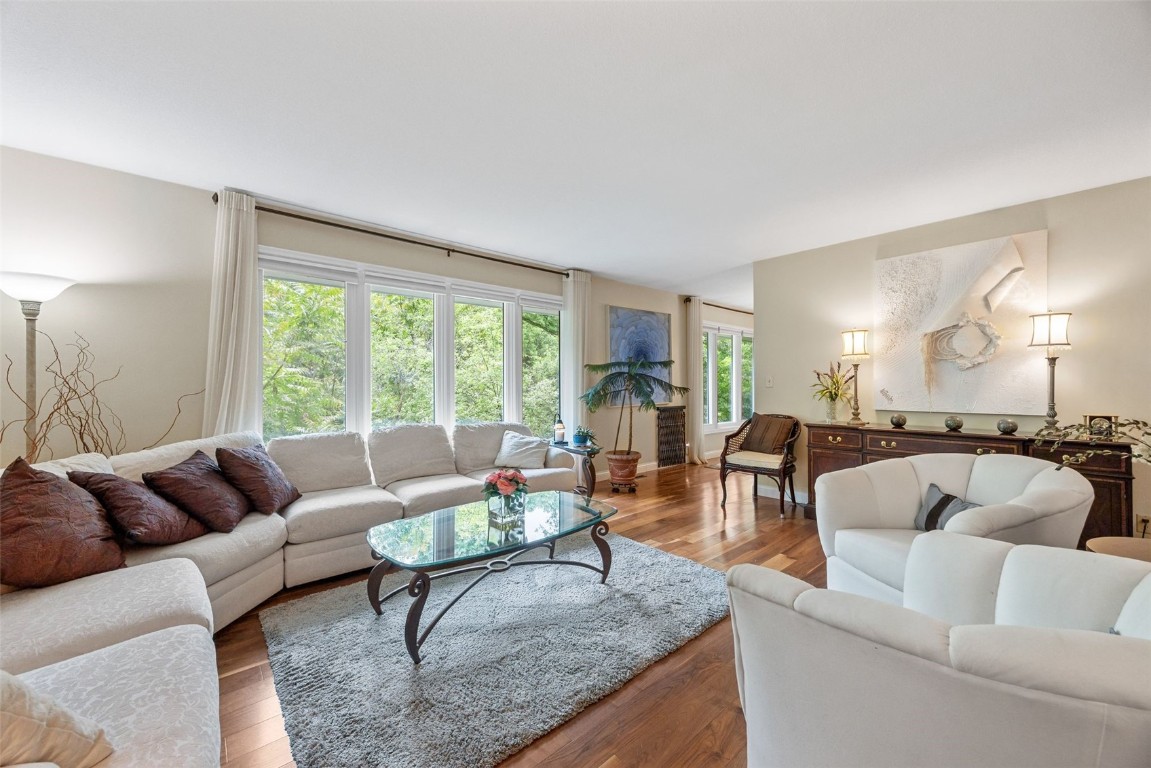 2020 Cottage Glen Road SE Cedar Rapids IA 52403