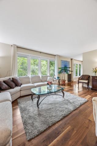 2020 Cottage Glen Road SE Cedar Rapids IA 52403