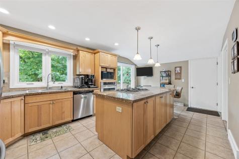 2020 Cottage Glen Road SE Cedar Rapids IA 52403