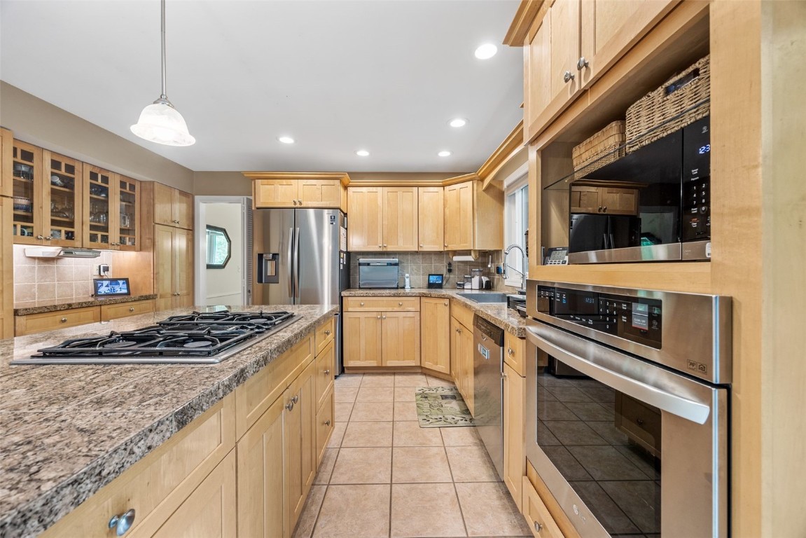 2020 Cottage Glen Road SE Cedar Rapids IA 52403