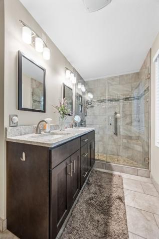 2020 Cottage Glen Road SE Cedar Rapids IA 52403