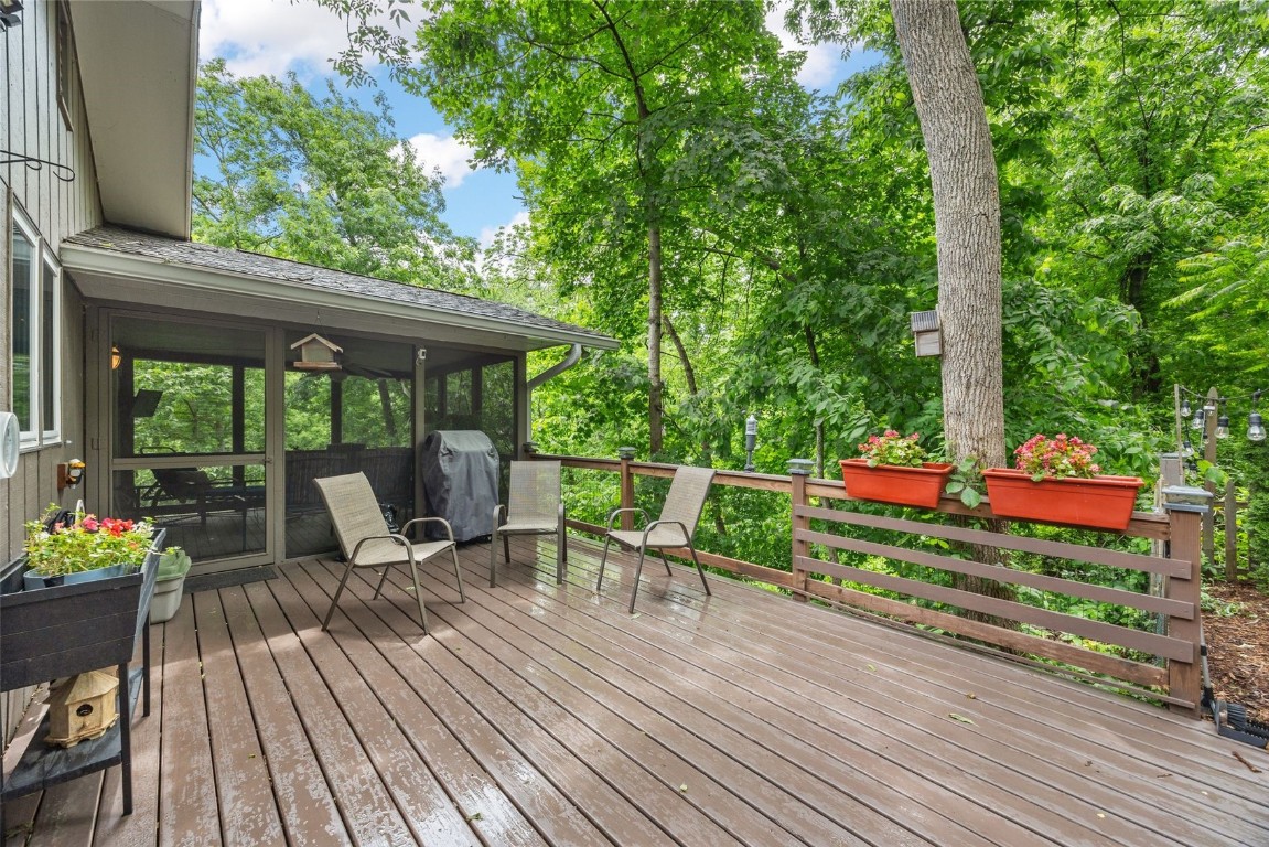 2020 Cottage Glen Road SE Cedar Rapids IA 52403