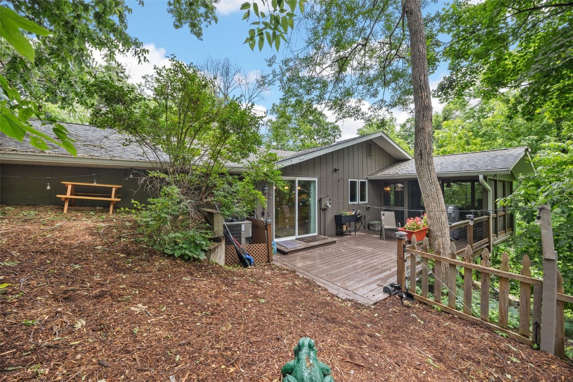 2020 Cottage Glen Road SE Cedar Rapids IA 52403