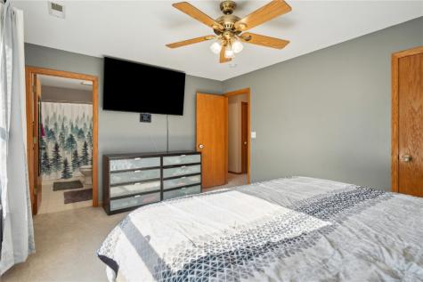 6911 Springwood Place NW Cedar Rapids IA 52404