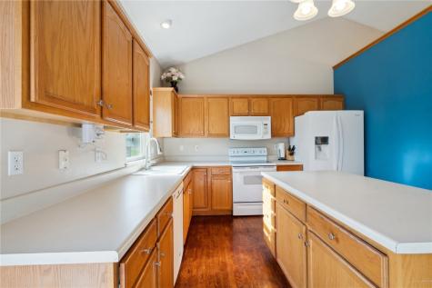 6911 Springwood Place NW Cedar Rapids IA 52404