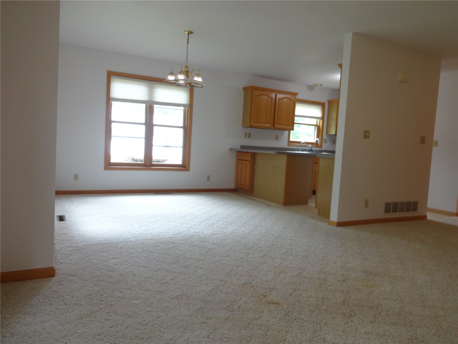 680 W Washington Street Marengo IA 52301