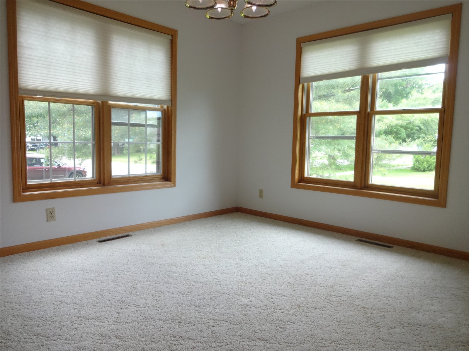 680 W Washington Street Marengo IA 52301