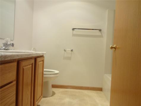 680 W Washington Street Marengo IA 52301
