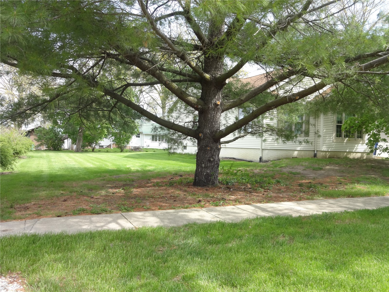 680 W Washington Street Marengo IA 52301