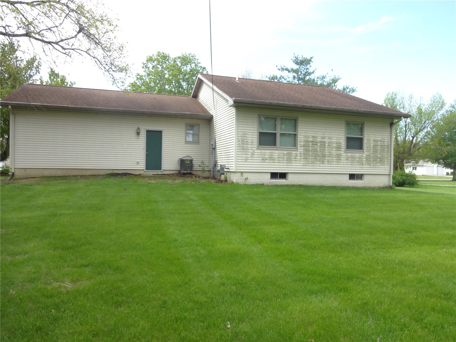 680 W Washington Street Marengo IA 52301
