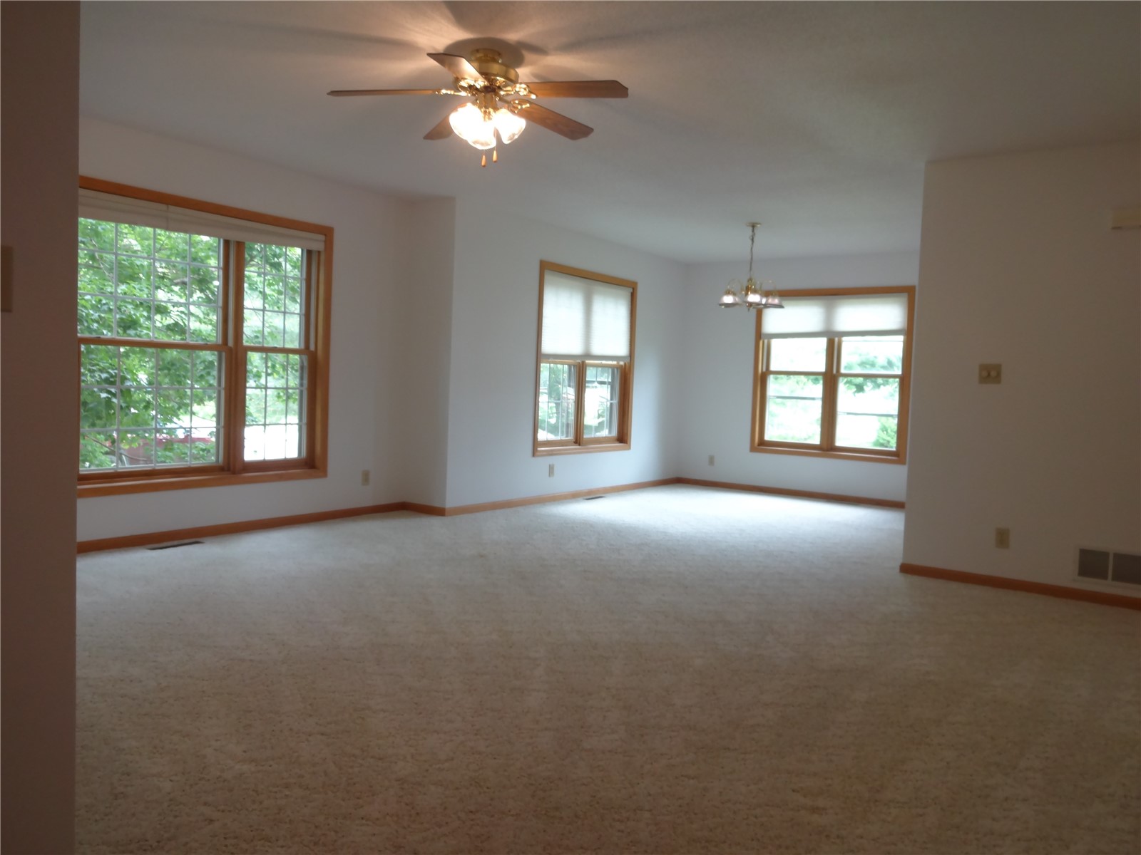 680 W Washington Street Marengo IA 52301