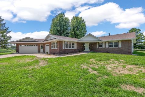 9941 Forest Chapel Road Anamosa IA 52205