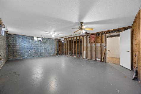9941 Forest Chapel Road Anamosa IA 52205