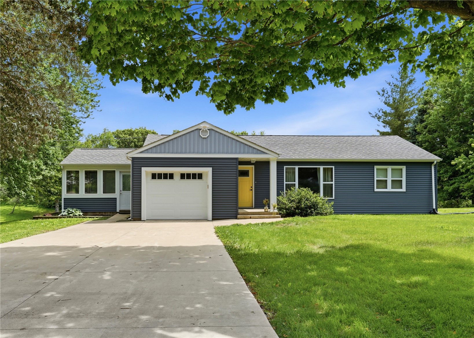 720 Lisbon Road NE Mt Vernon IA 52314