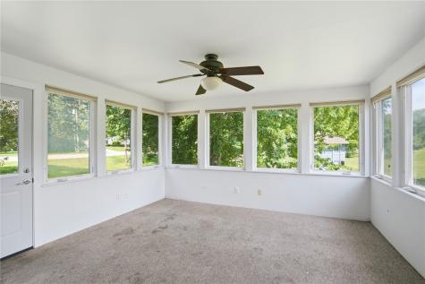 720 Lisbon Road NE Mt Vernon IA 52314