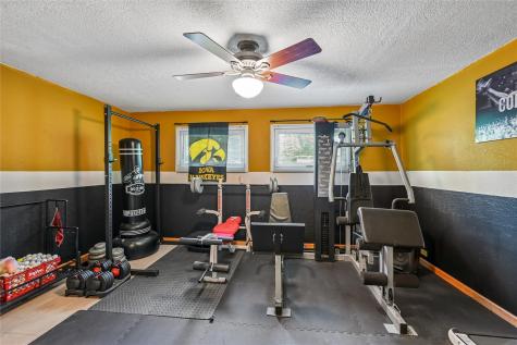 2717 Westwood Drive NW Cedar Rapids IA 52405
