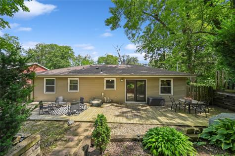 2717 Westwood Drive NW Cedar Rapids IA 52405