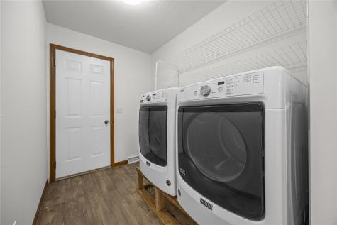 1209 Business 30 SW Mt Vernon IA 52314