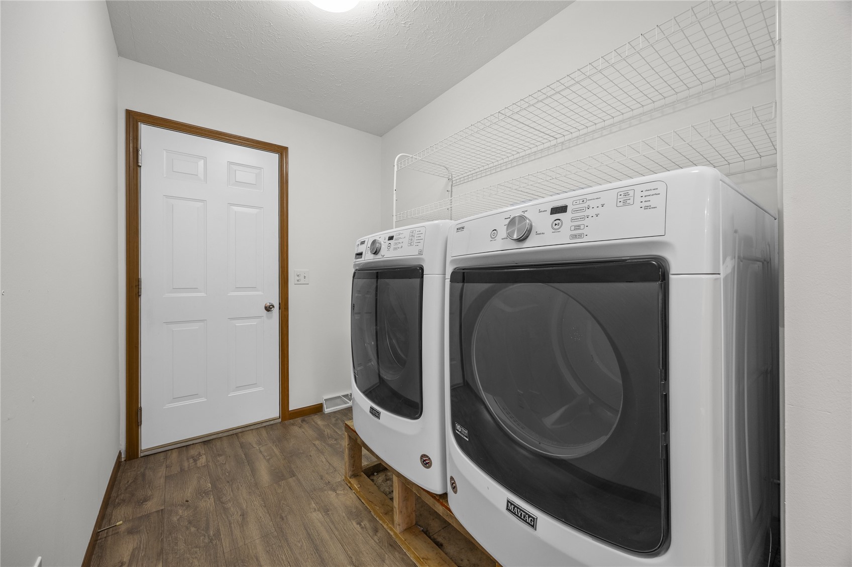 1209 Business 30 SW Mt Vernon IA 52314