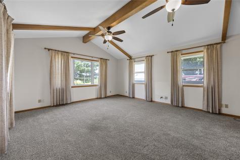 7800 Wieneke Circle Cedar Rapids IA 52404