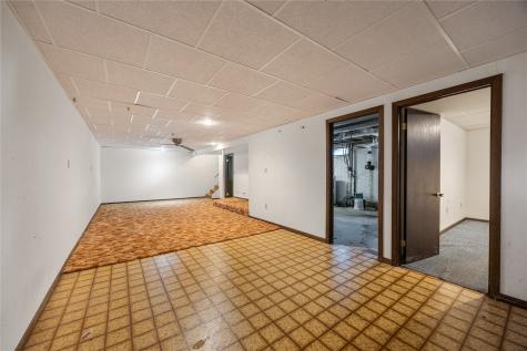 7800 Wieneke Circle Cedar Rapids IA 52404