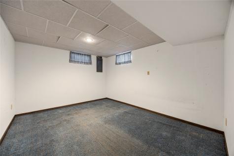 7800 Wieneke Circle Cedar Rapids IA 52404