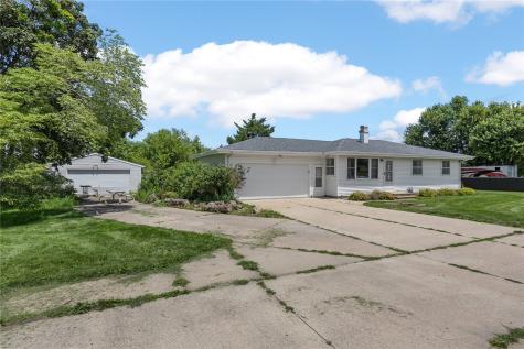 7800 Wieneke Circle Cedar Rapids IA 52404