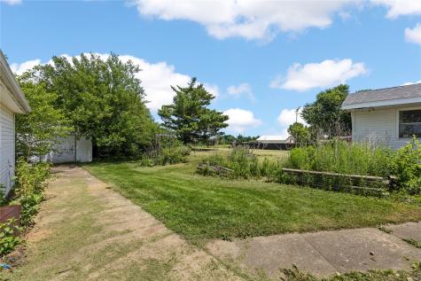 7800 Wieneke Circle Cedar Rapids IA 52404