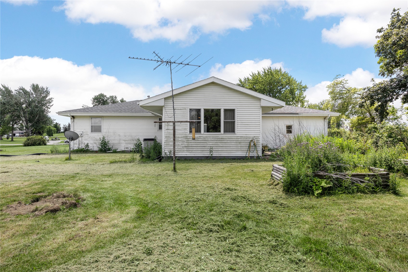 7800 Wieneke Circle Cedar Rapids IA 52404