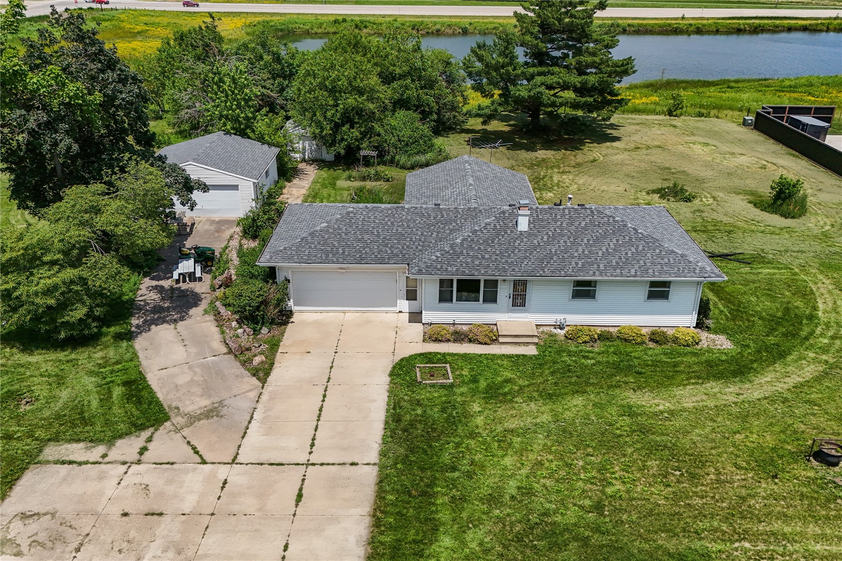 7800 Wieneke Circle Cedar Rapids IA 52404