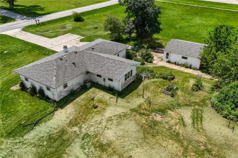 7800 Wieneke Circle Cedar Rapids IA 52404