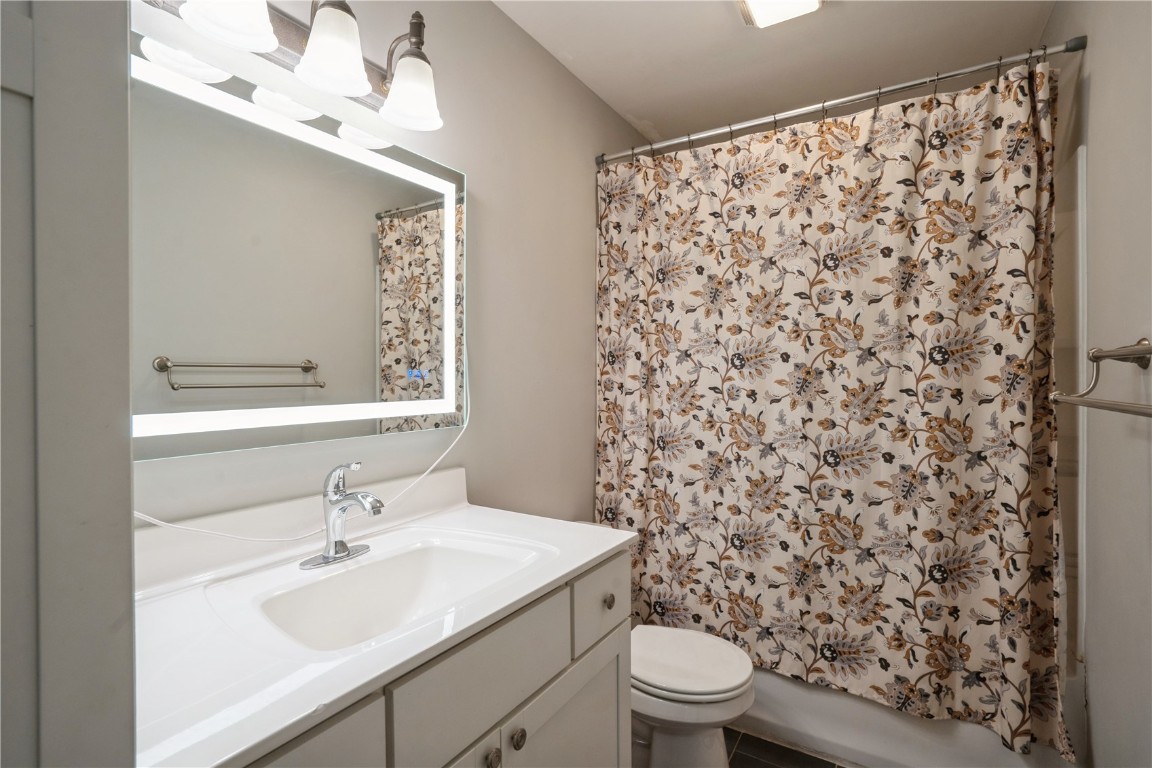 449 24th Street NW Cedar Rapids IA 52405