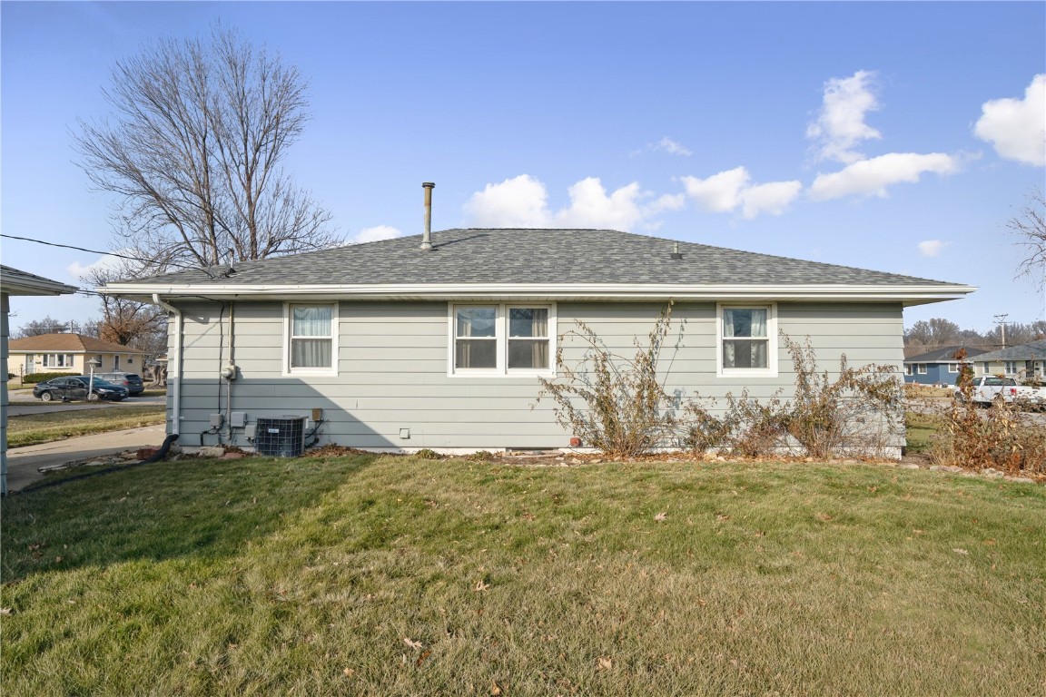 449 24th Street NW Cedar Rapids IA 52405