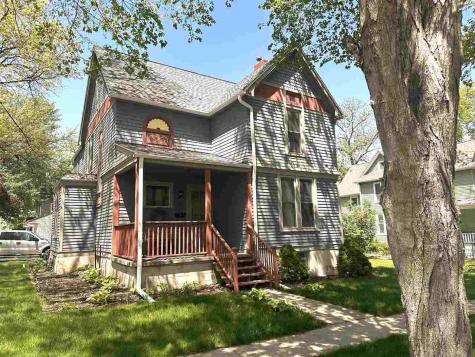 201 7TH Avenue NW Mt Vernon IA 52314