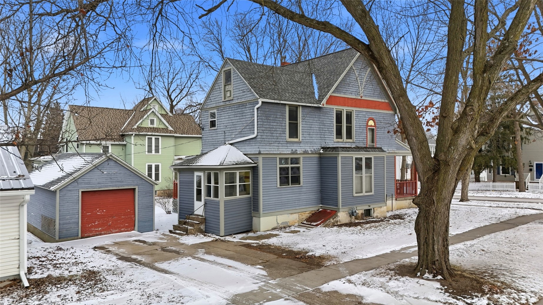 201 7th Avenue NW Mt Vernon IA 52314