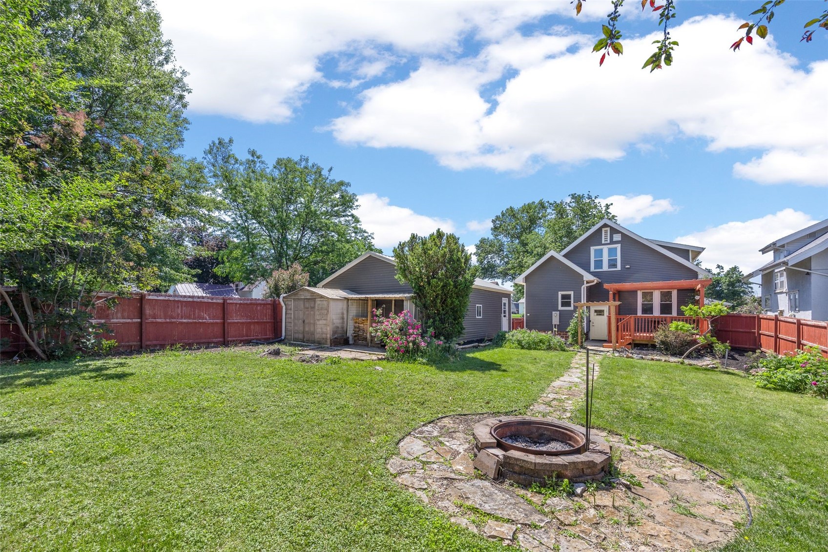 229 3rd Street Atkins IA 52206
