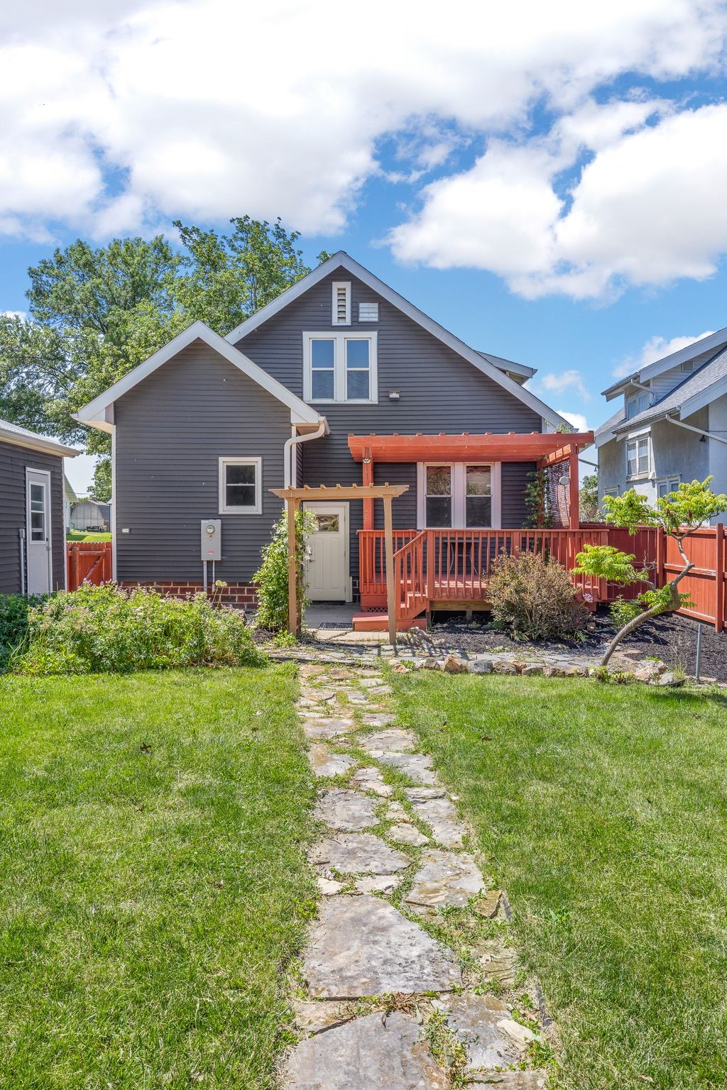 229 3rd Street Atkins IA 52206