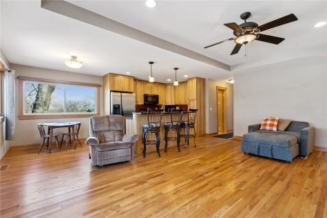1338 Parkwood Drive SE Cedar Rapids IA 52403